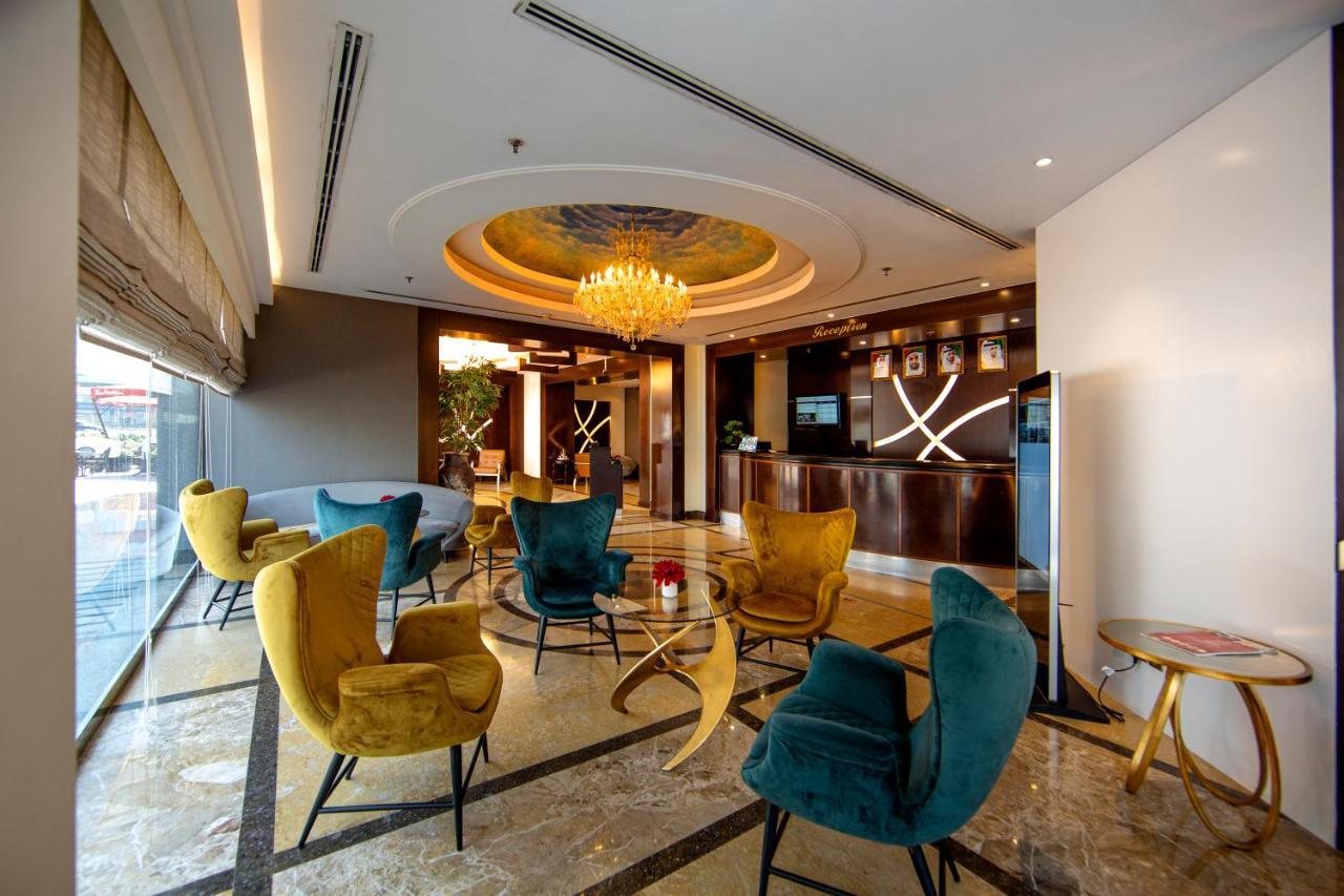 Number One Tower Aparthotel